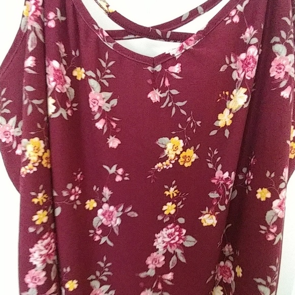 Floral tank - Picture 2 of 2